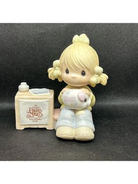 Precious Moments Collectors Club “Join in on the blessings”club figurine